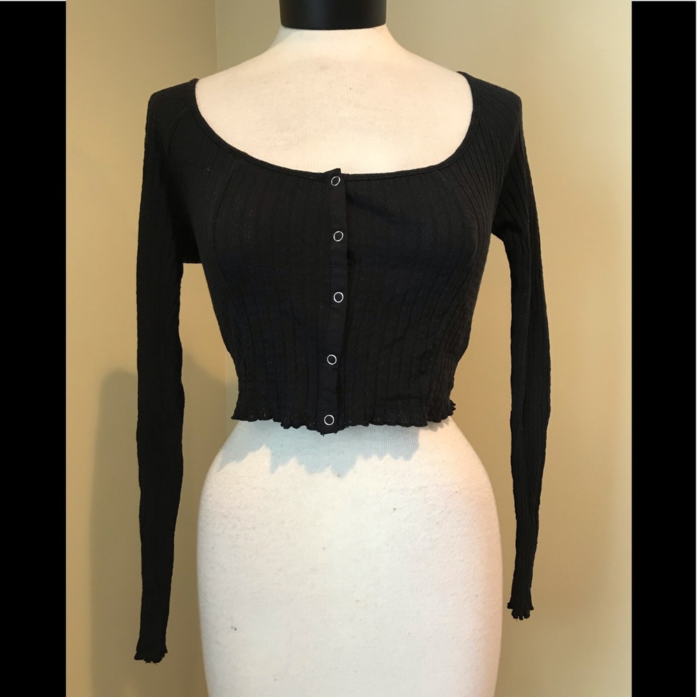 Urban Outfitters Front Snap Long Sleeve Crop Top.